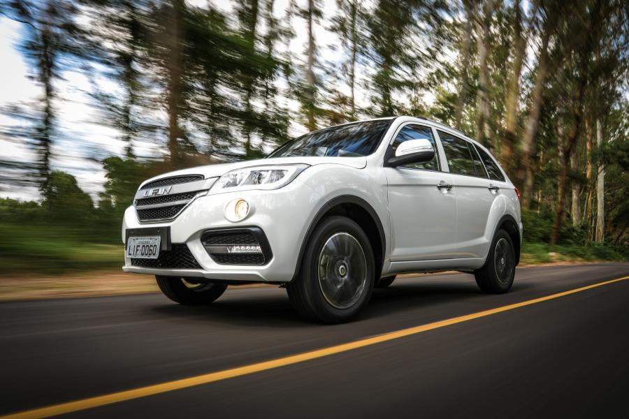  Lifan X60 2017 года  (BR) (фото 4 из 11)